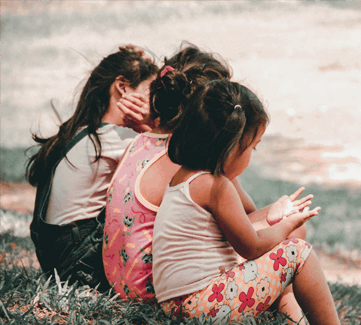 Kinder spielen Kinder spielen